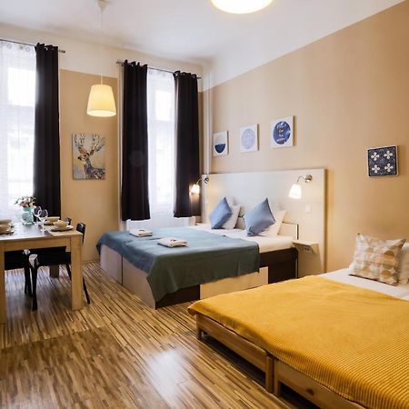 East Station Apartments Budapest Bagian luar foto