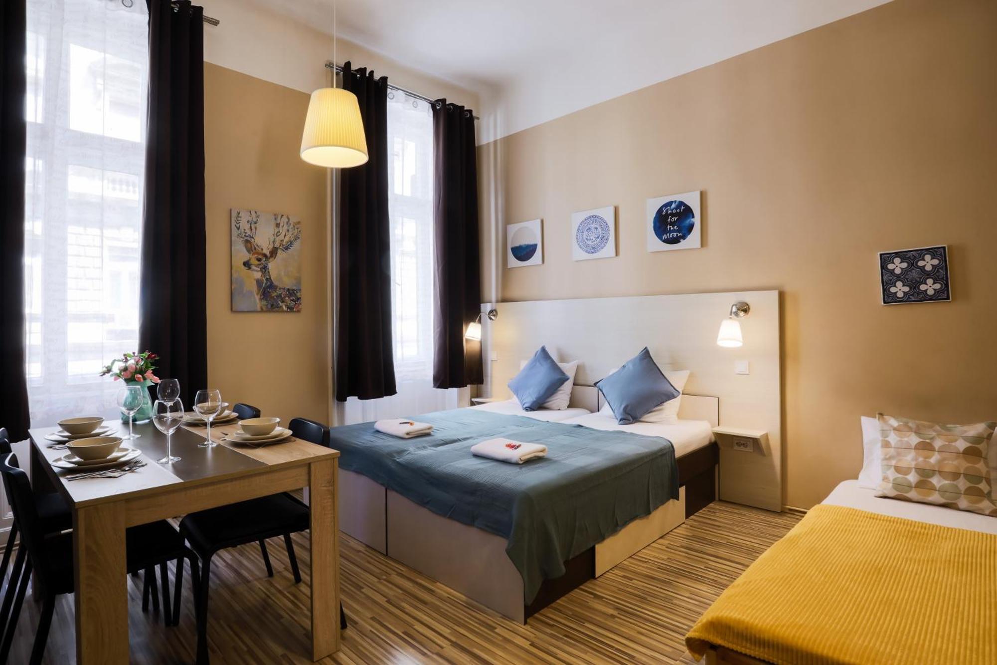 East Station Apartments Budapest Bagian luar foto