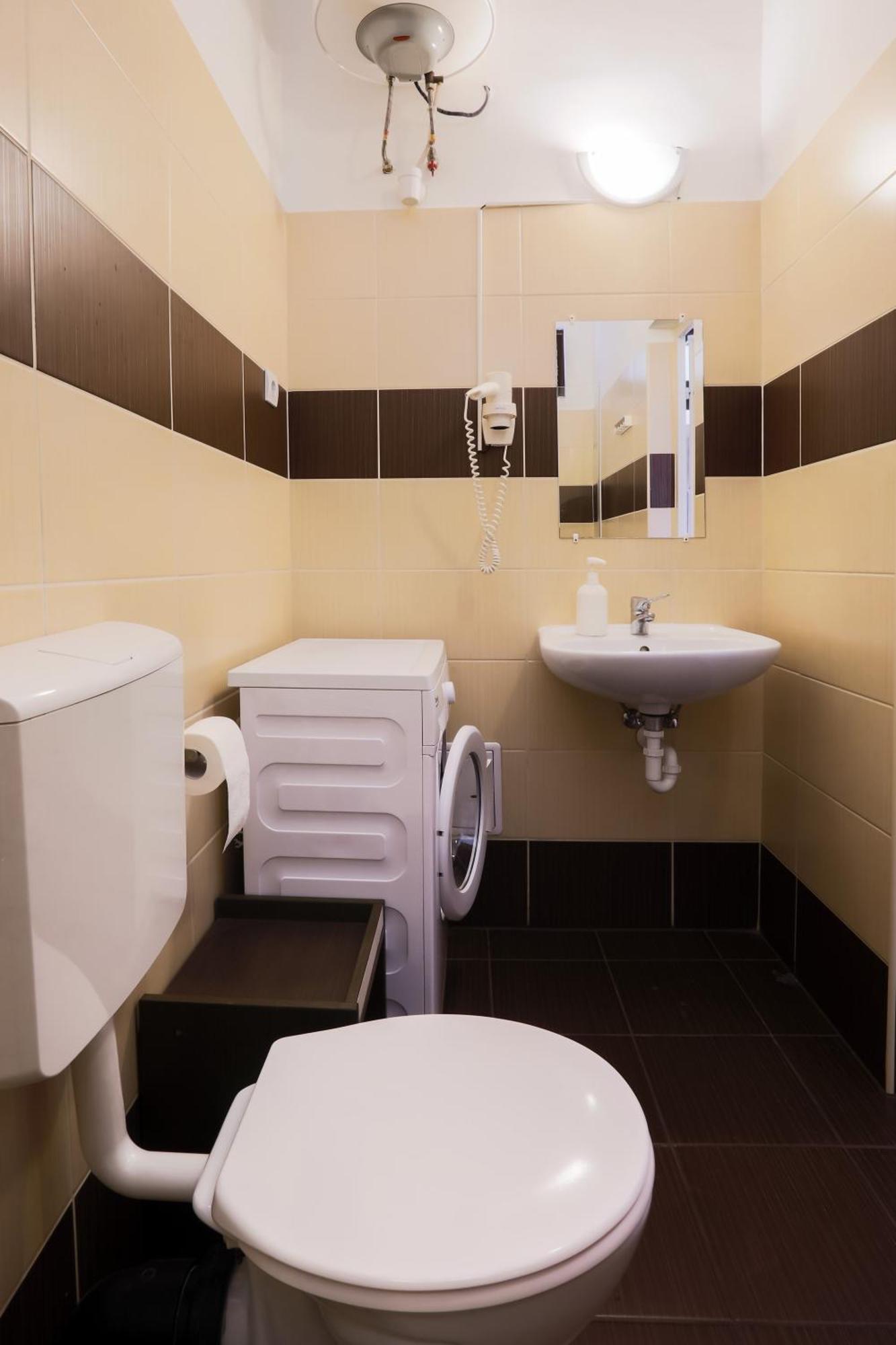 East Station Apartments Budapest Bagian luar foto