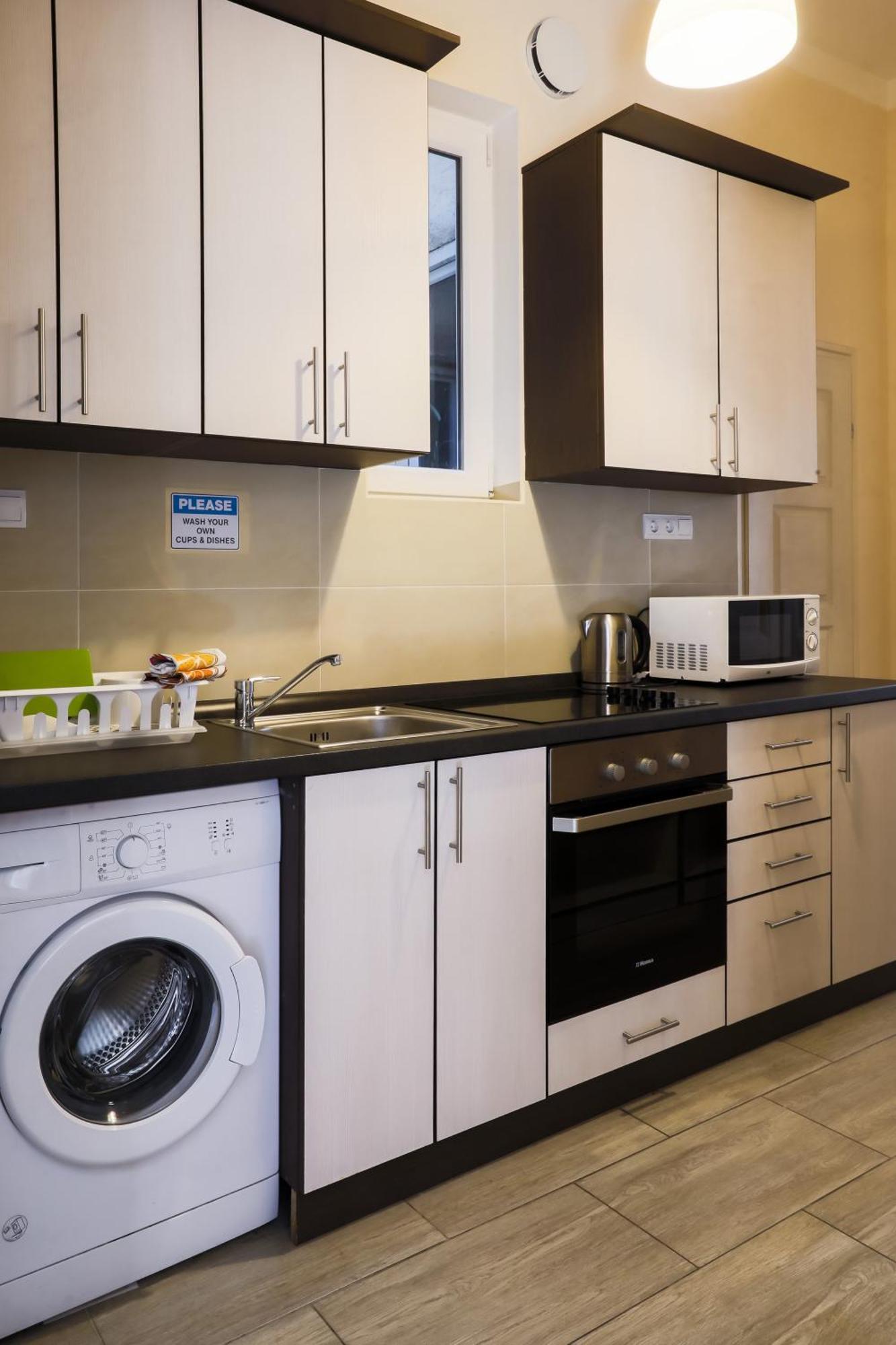 East Station Apartments Budapest Bagian luar foto