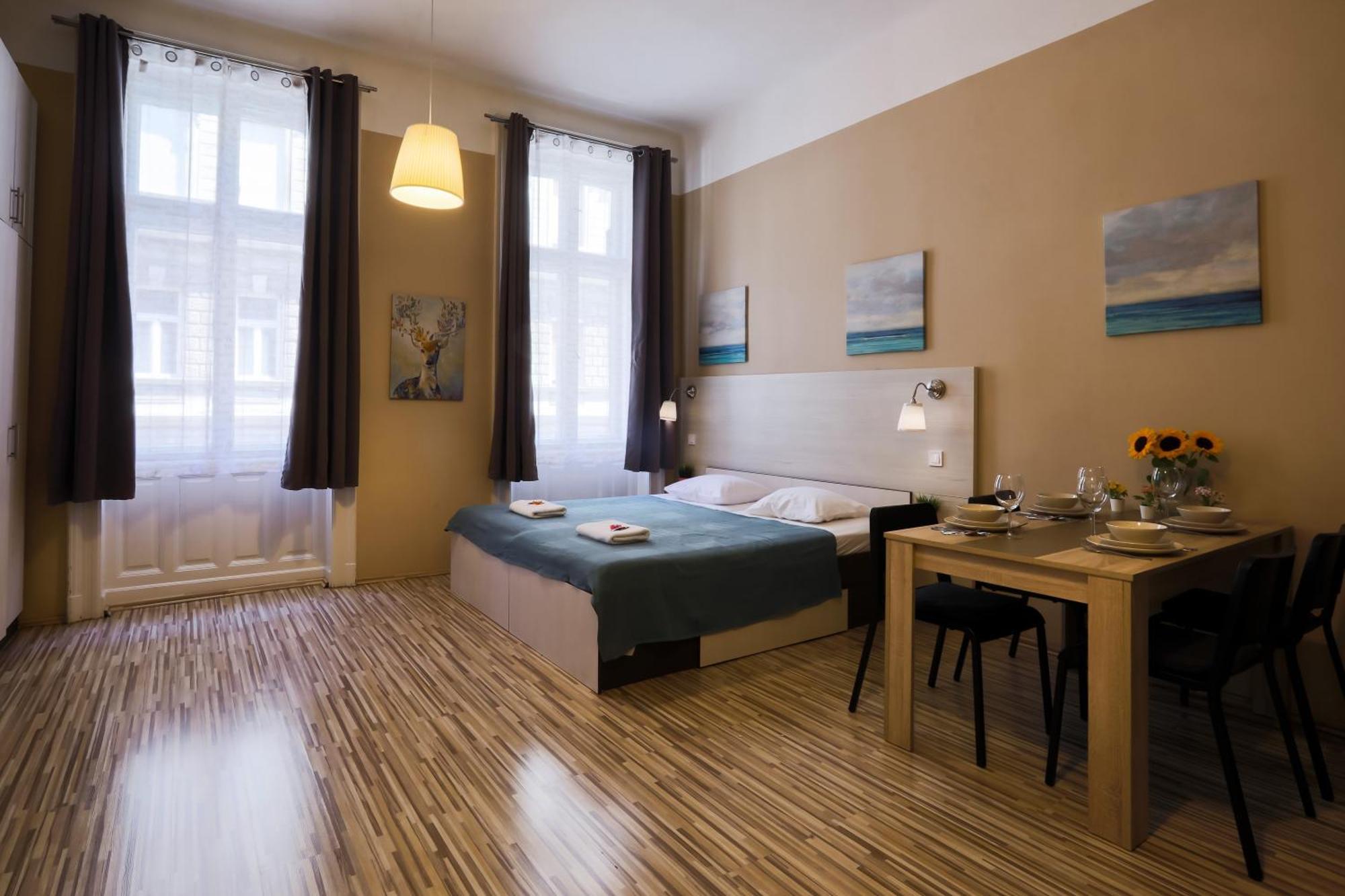 East Station Apartments Budapest Bagian luar foto