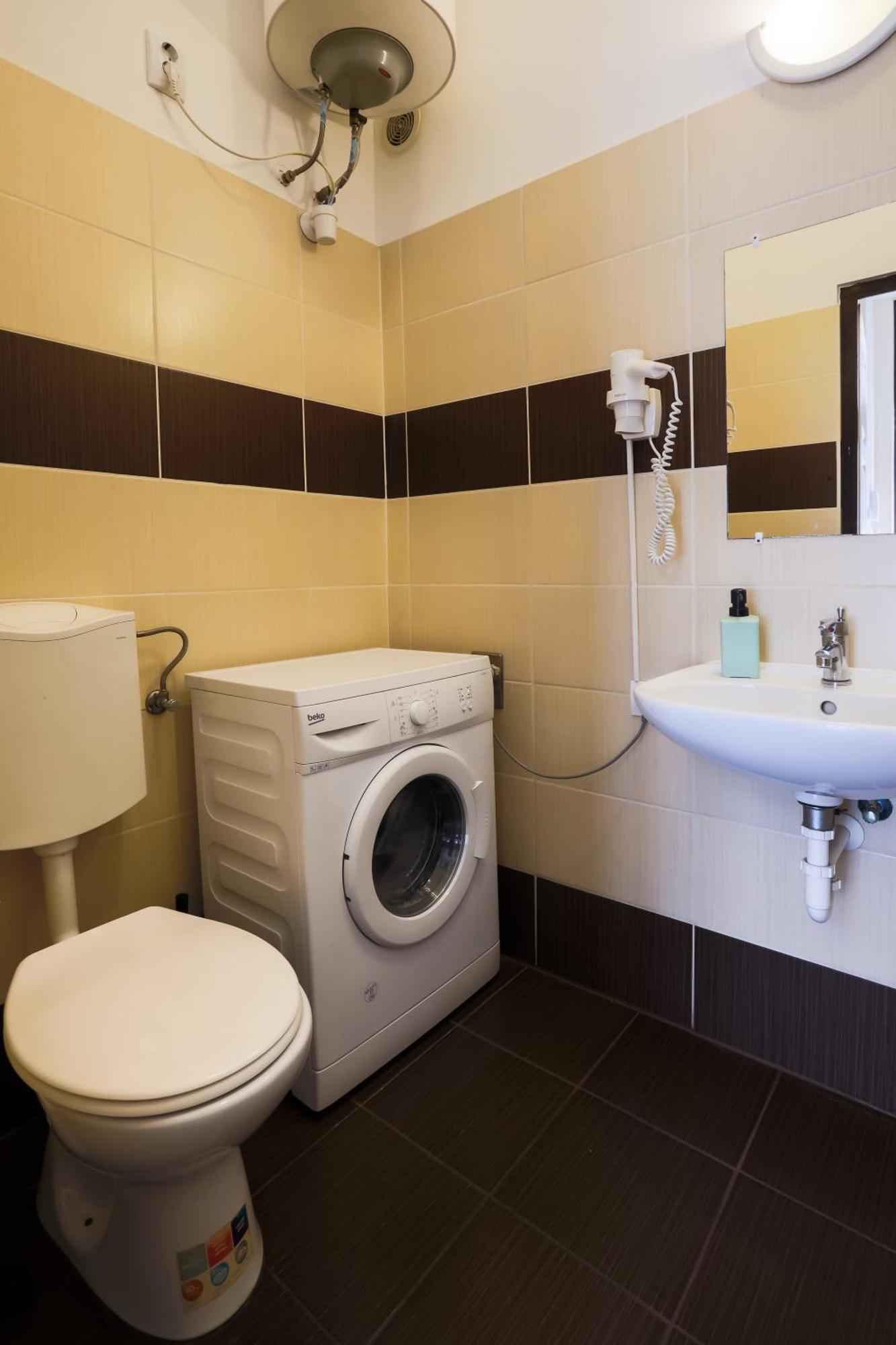 East Station Apartments Budapest Bagian luar foto
